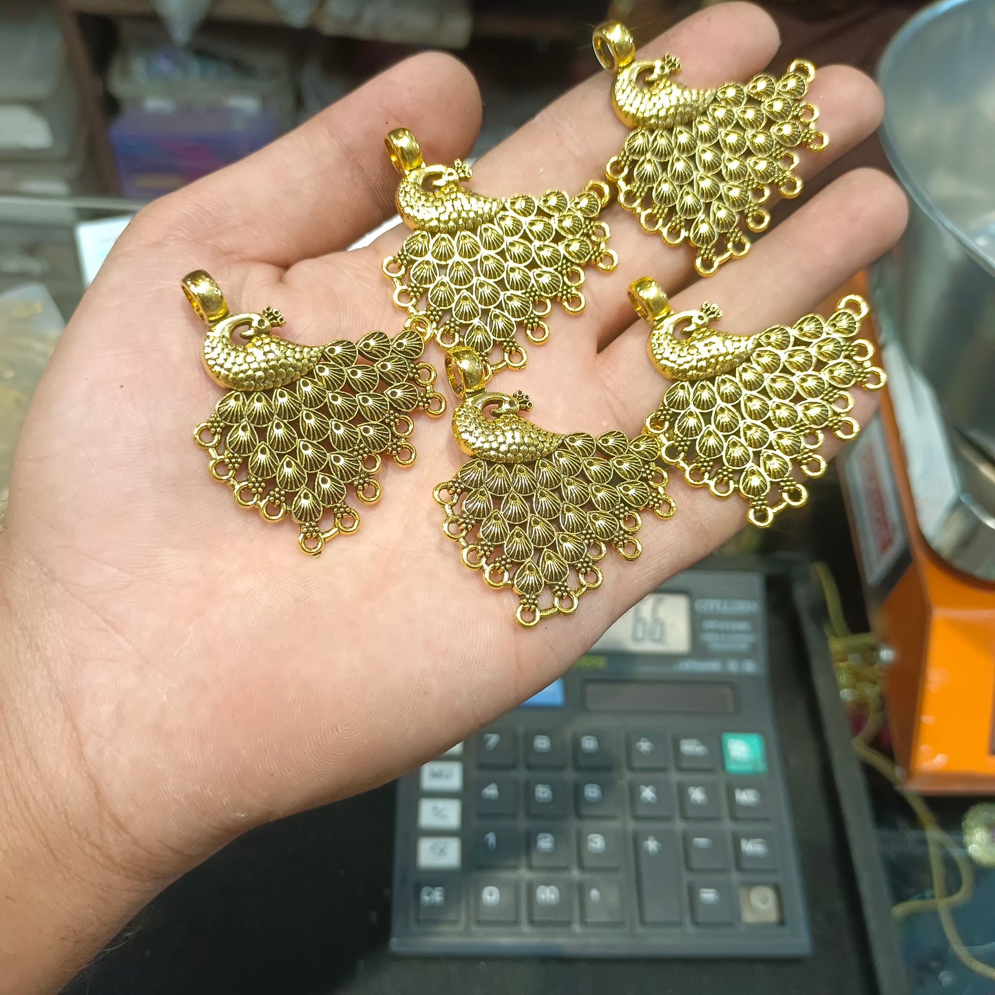 Antique pendants || 5 pcs pack - 32 grams ||