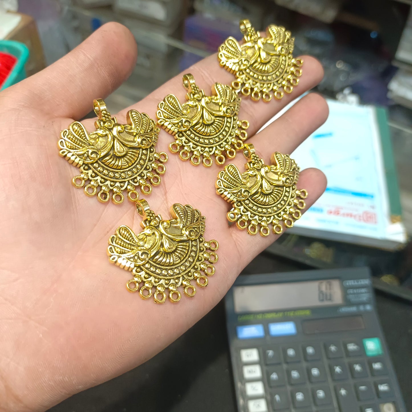 Antique pendants || 5 pcs pack - 40 grams ||