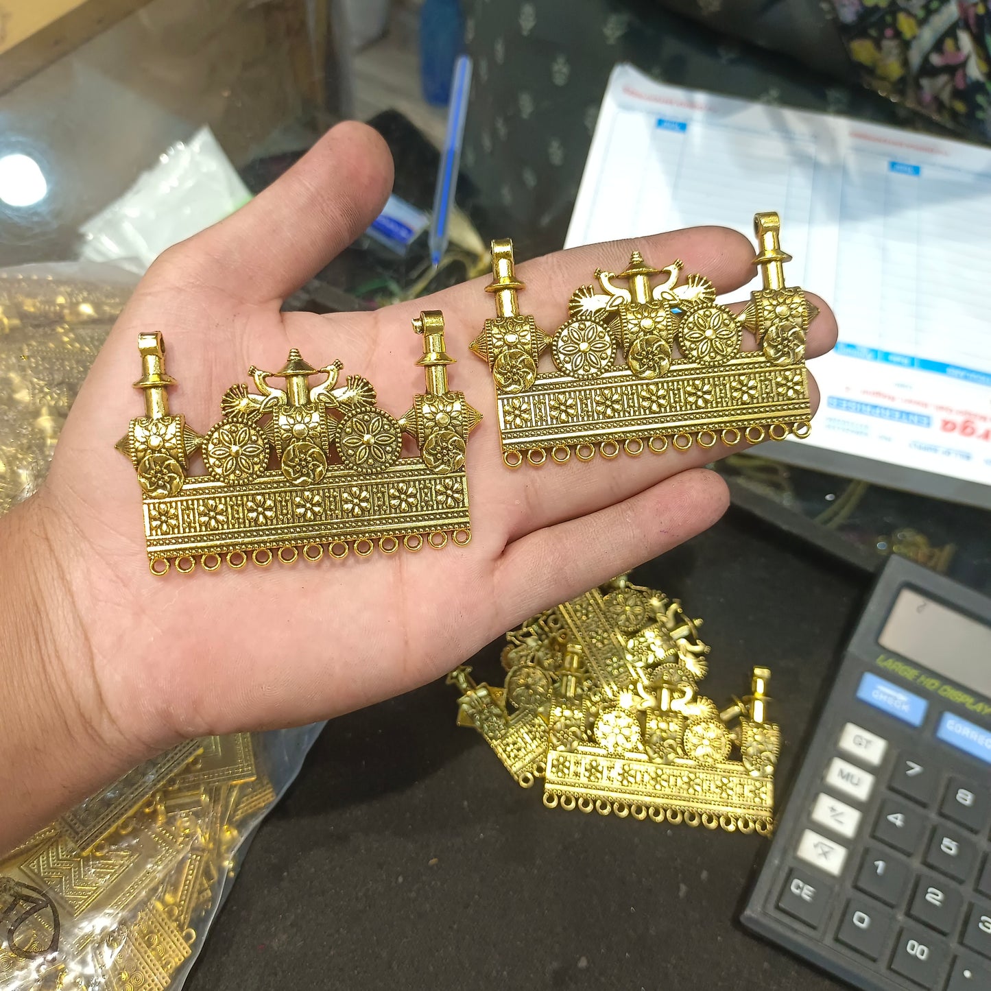 Antique pendants || 5 pcs pack - 90 gram ||