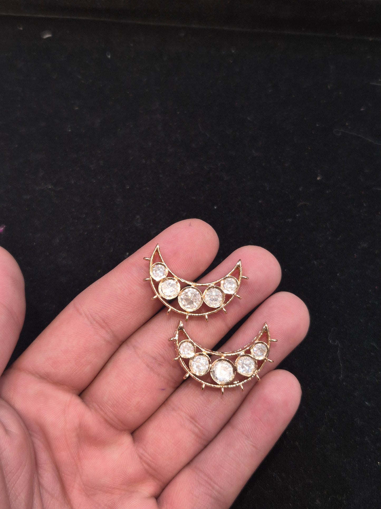 Polki Kundan||1 piece and 6 pieces pack||