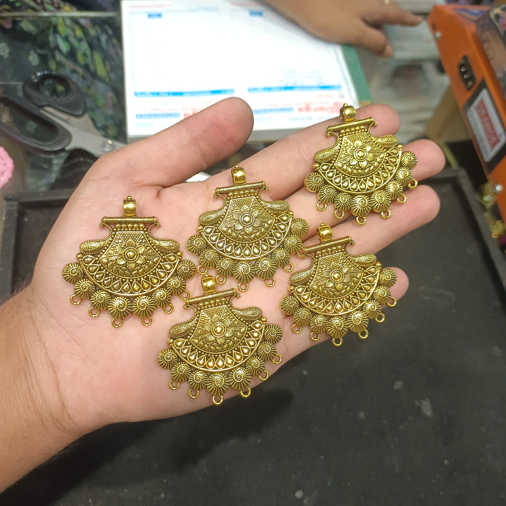 Antique pendants || 5 pcs - 47 grams ||