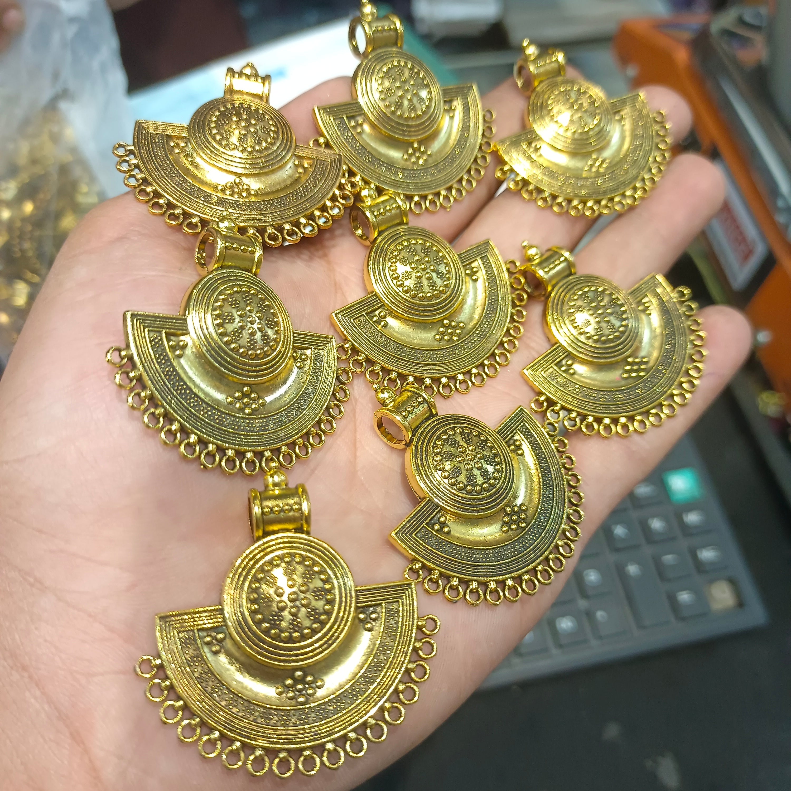 Antique pendants || 5 pcs pack - 30 grams ||