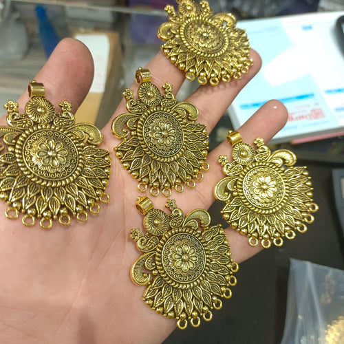 Antique pendants || 5 pcs pack - 68 grams ||