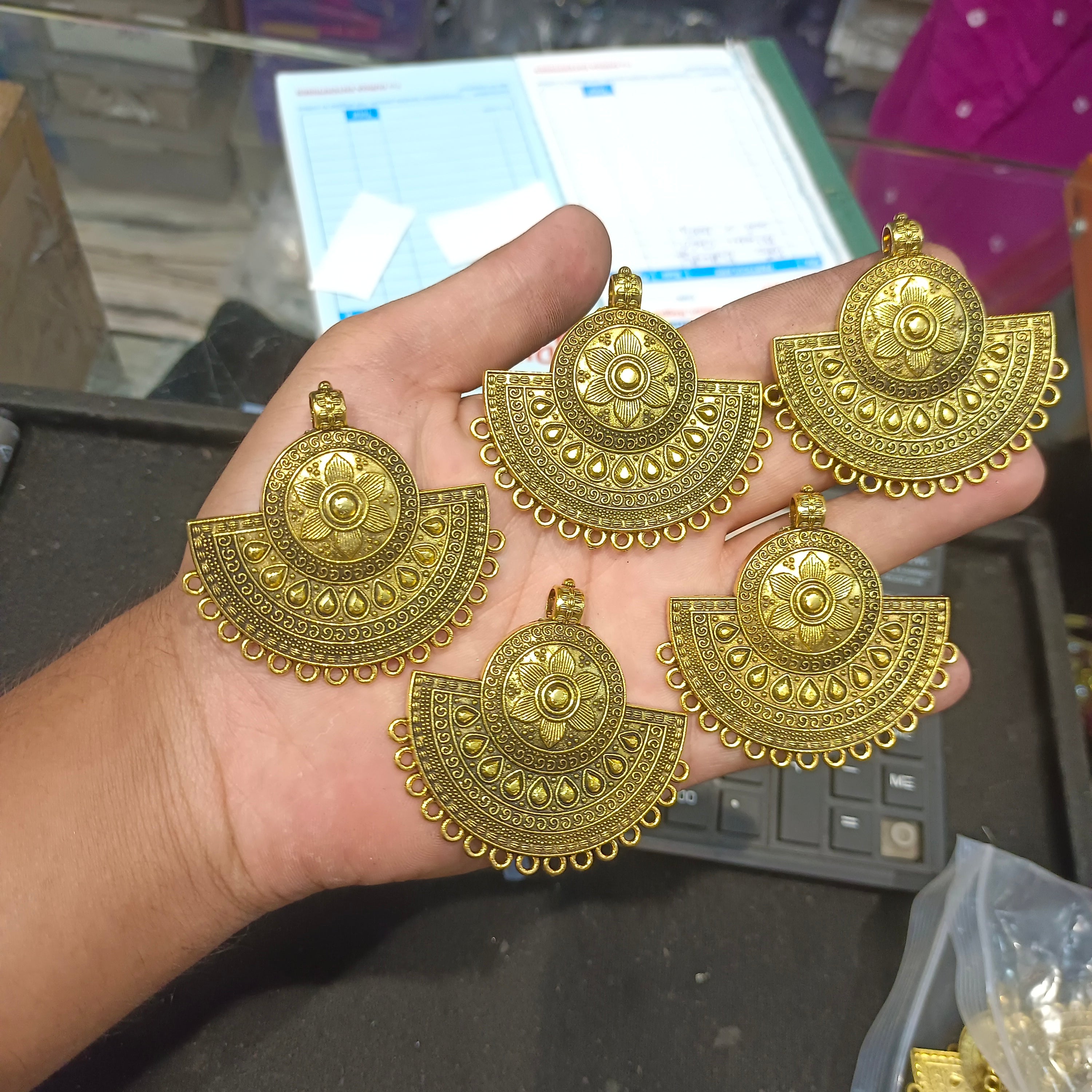 Antique pendants || 5 pcs pack - 45 grams ||