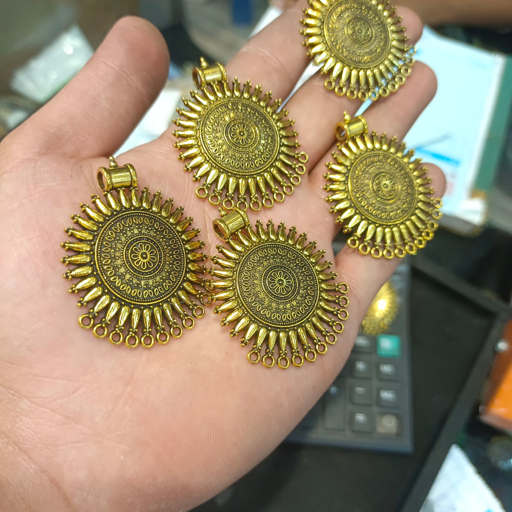 Antique pendants || 5 pcs pack - 32 grams ||