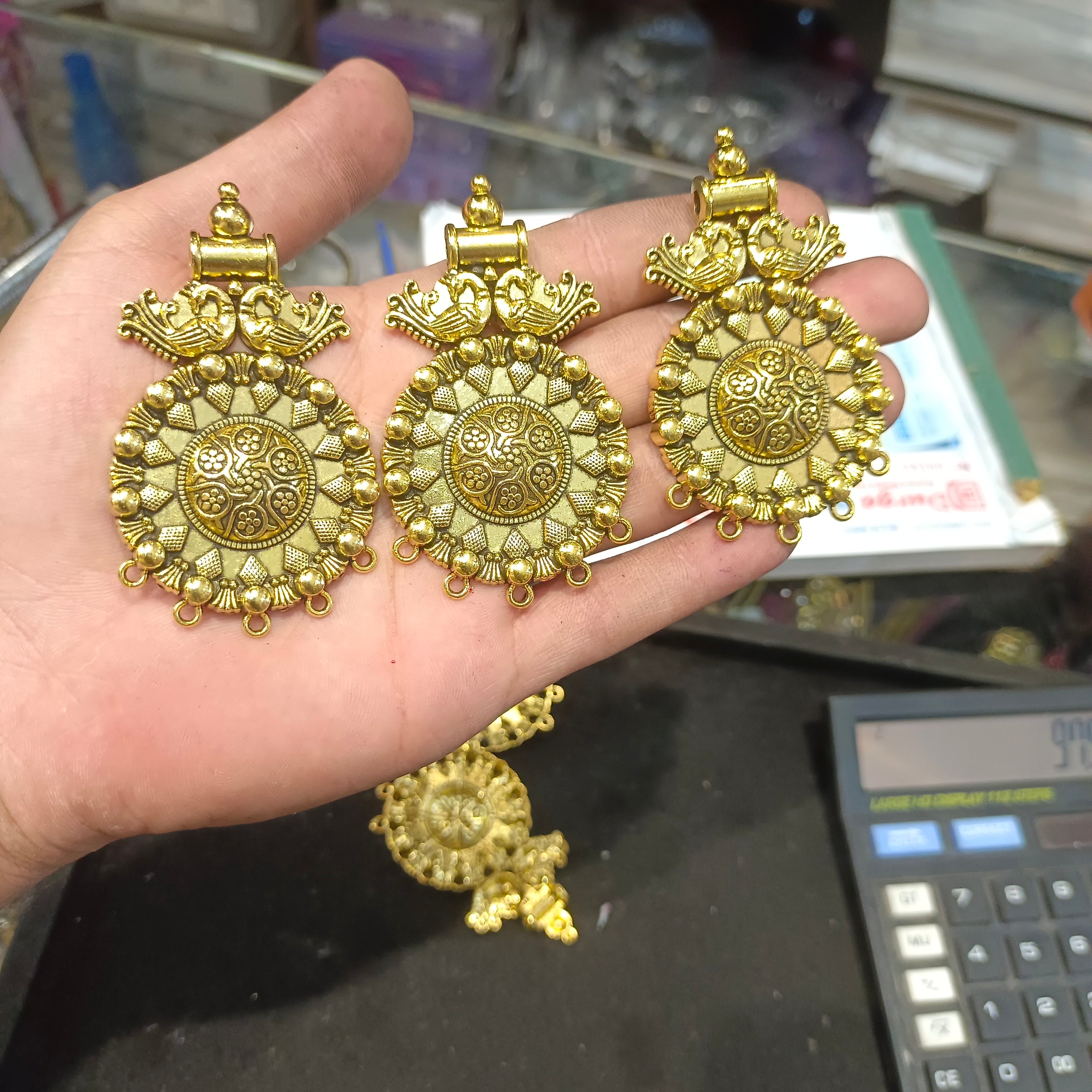 Antique pendants|| 5 pcs pack - 90 grams ||