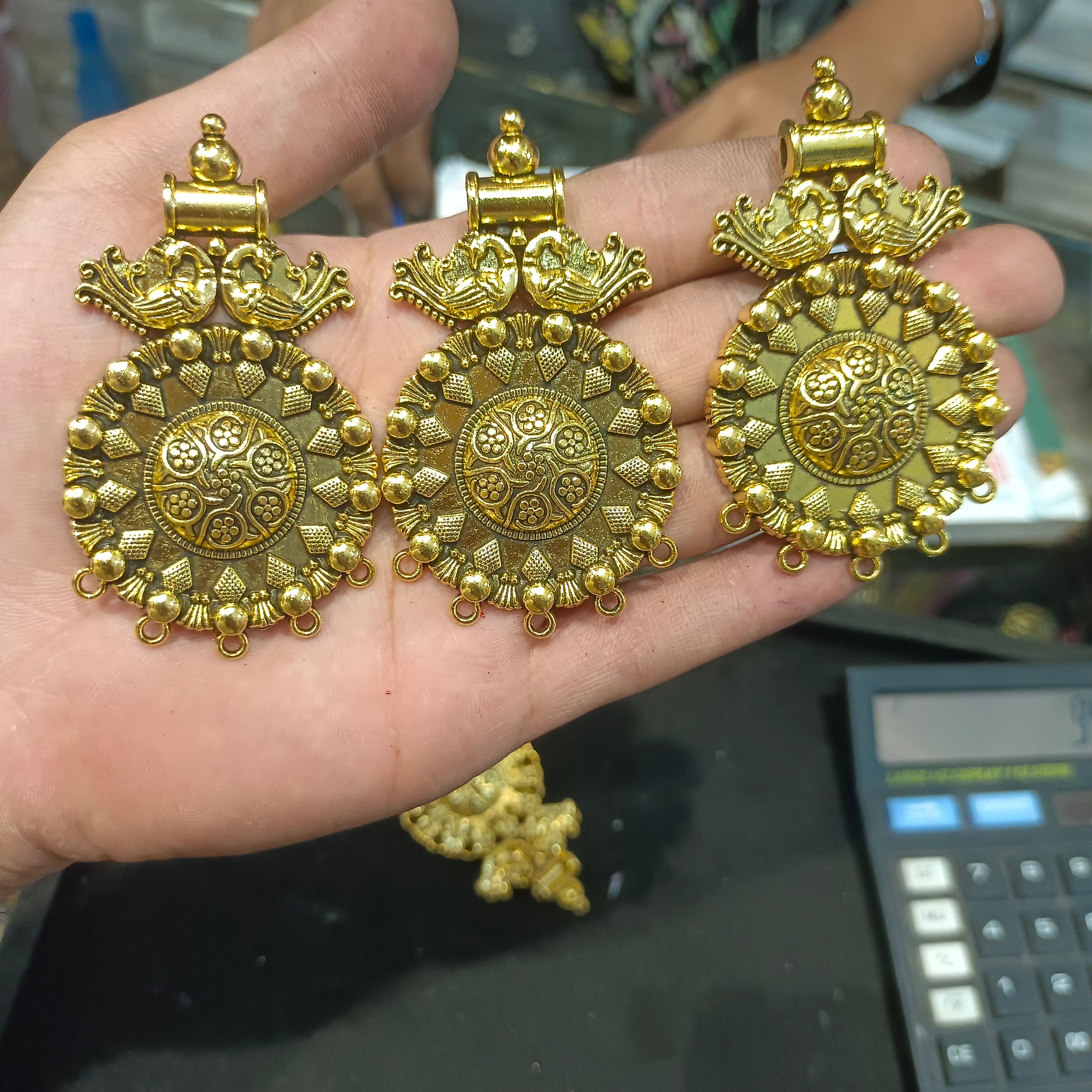 Antique pendants|| 5 pcs pack - 90 grams ||