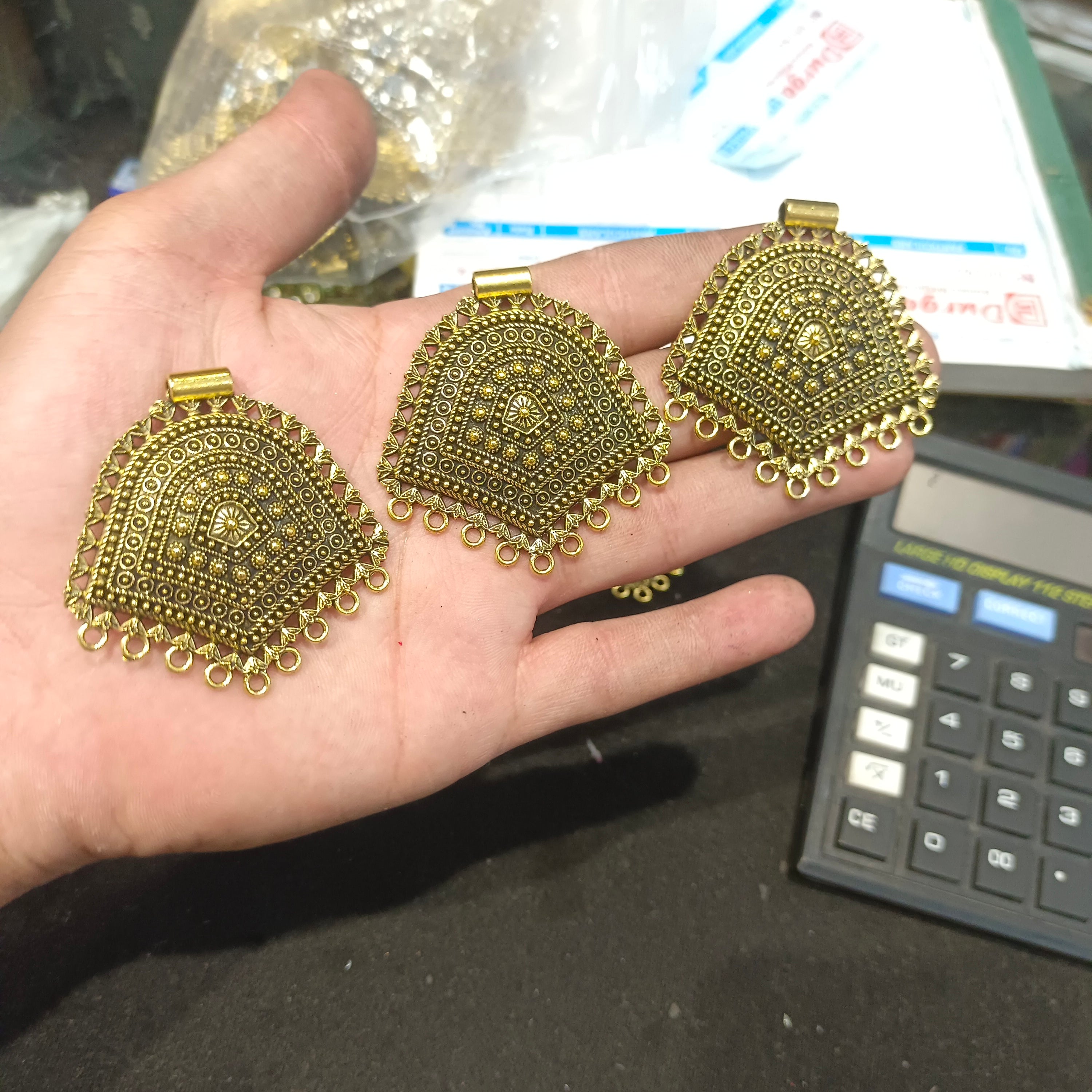 Antique pendants || 5 pcs pack - 60 grams ||