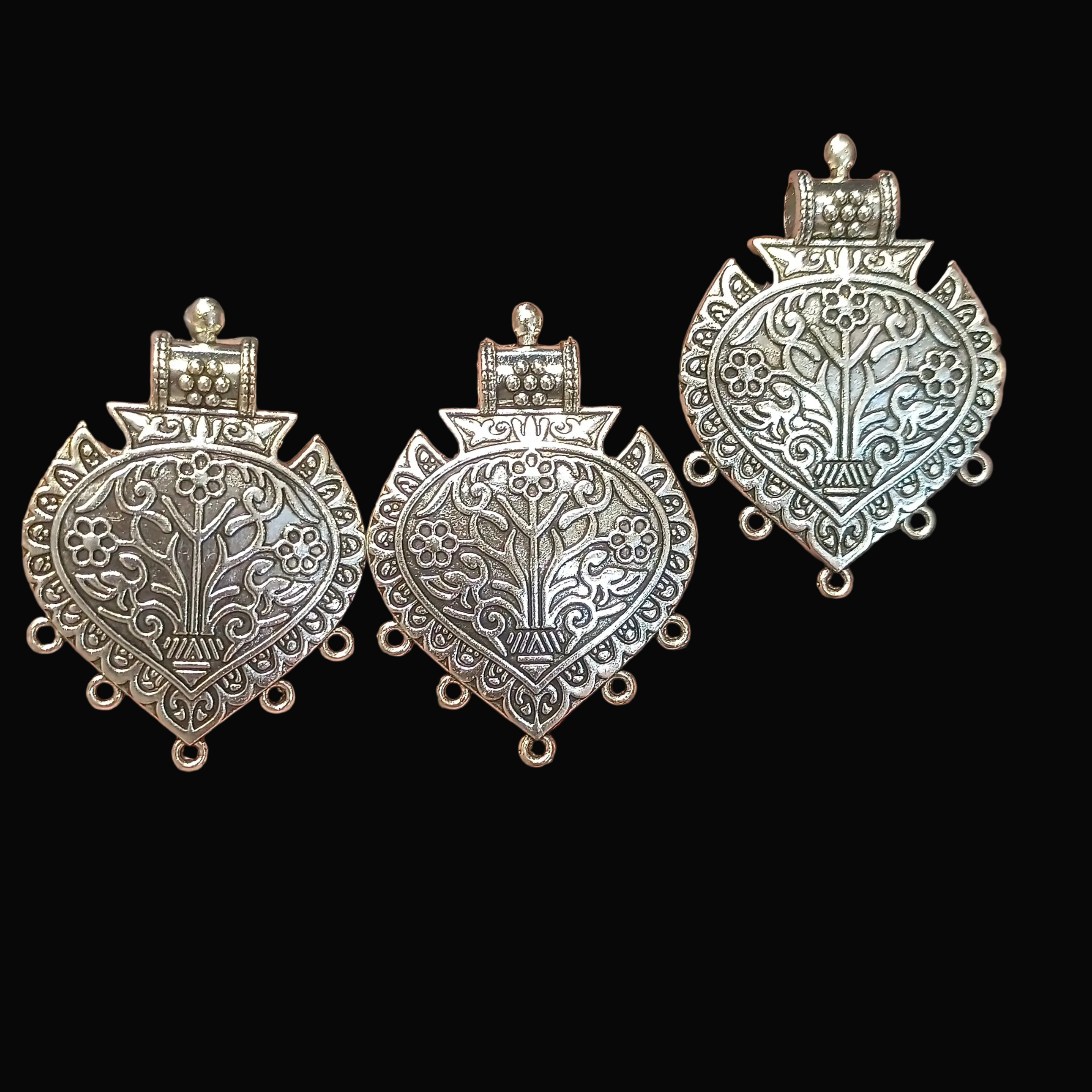 Antique pendants || 5 pcs pack - 55 gram ||