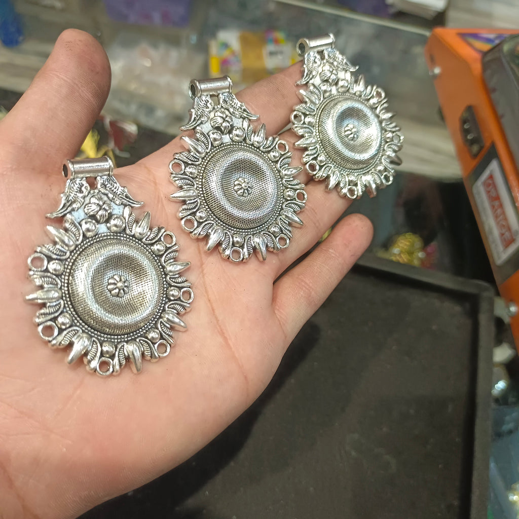 Antique pendants || 5 pcs pack - 95 grams ||