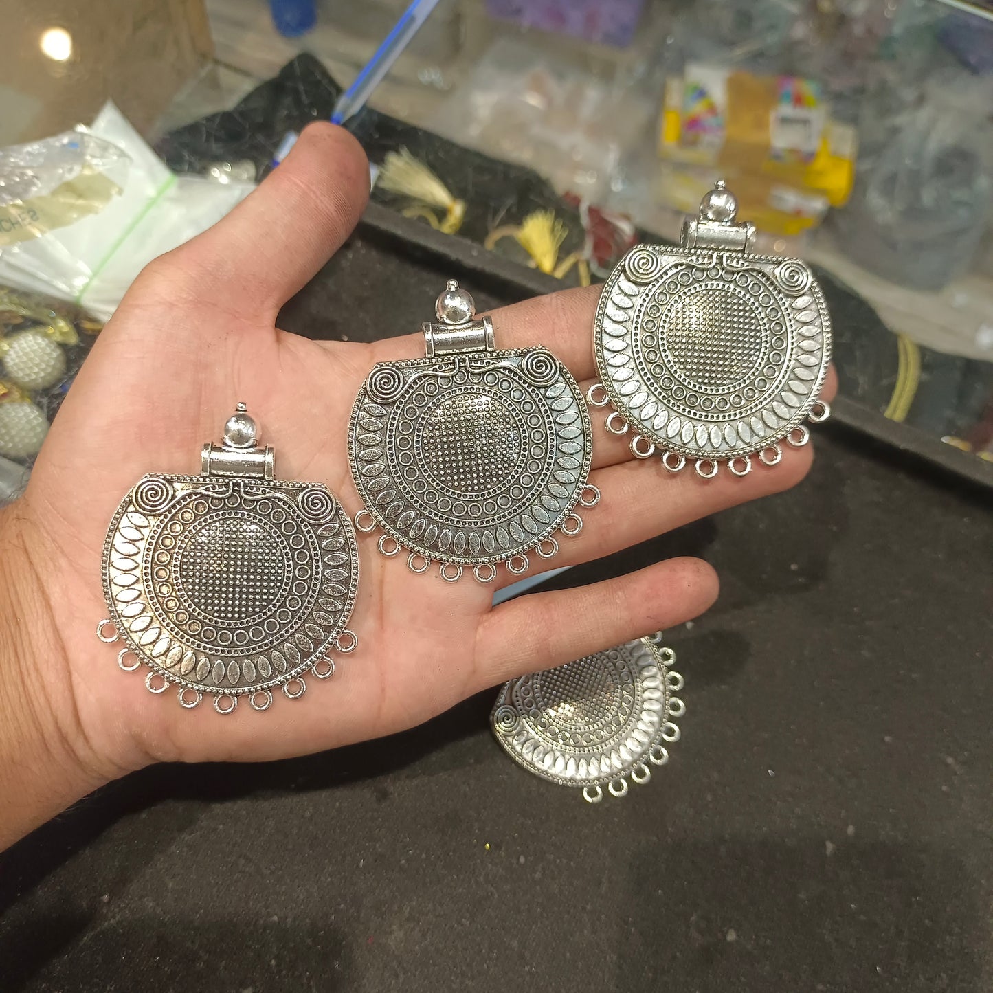 Antique pendants || 5 pcs pack - 90 grams ||