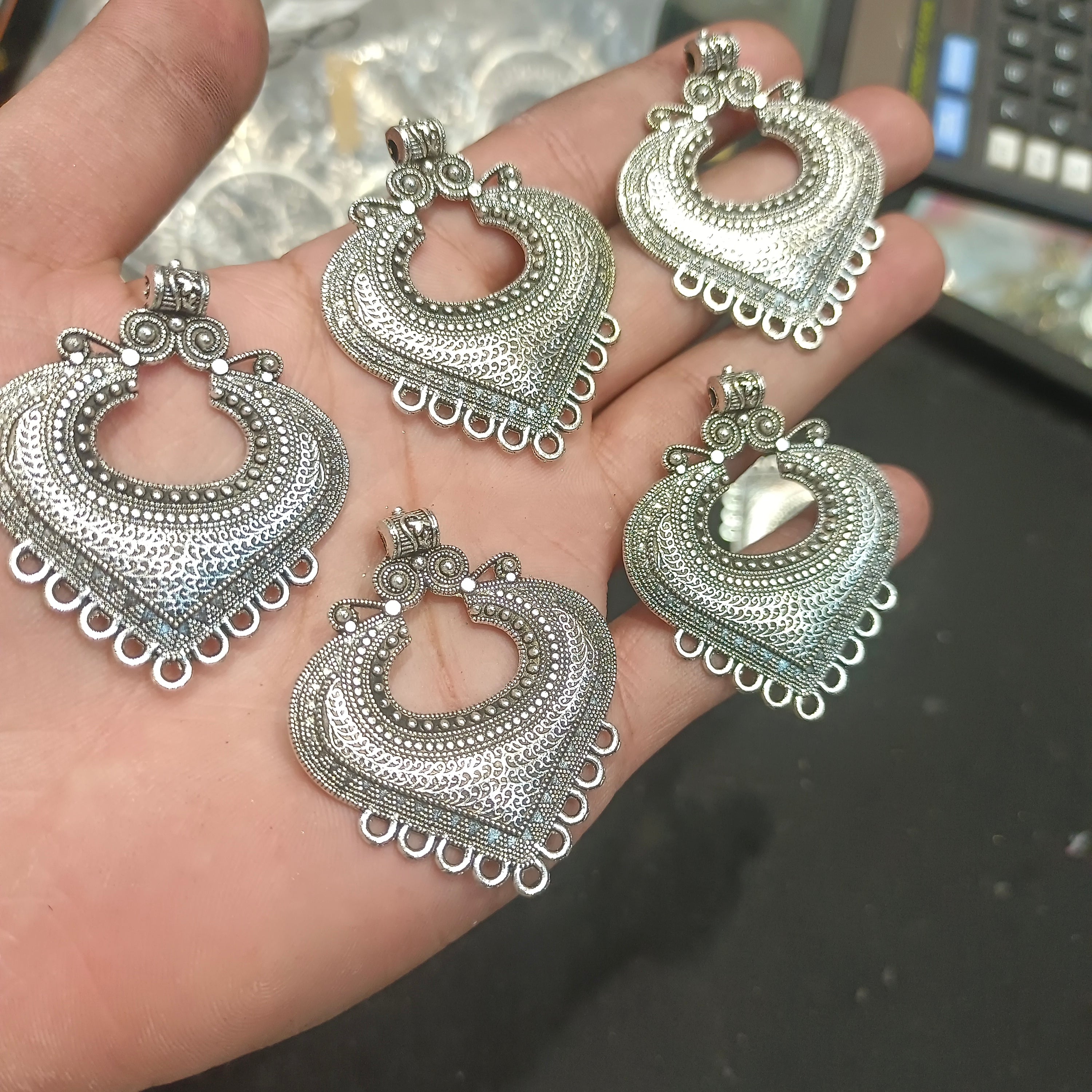 Antique pendants || 5 pcs pack - 35 grams ||