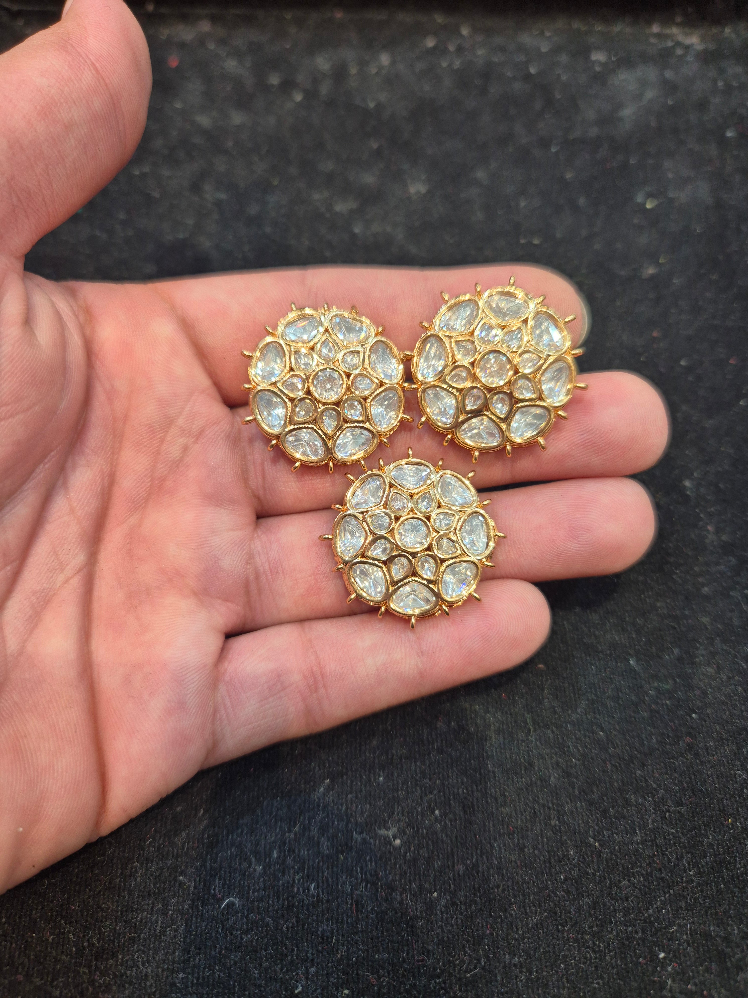 Polki Kundan||1 piece and 6 pieces pack||