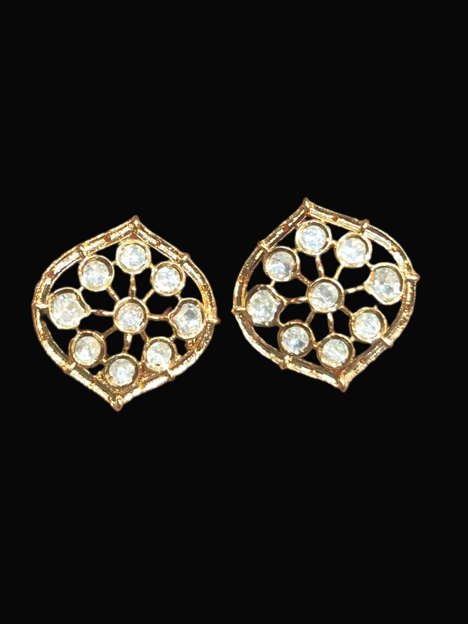 Polki Kundan||1 piece and 6 pieces pack||