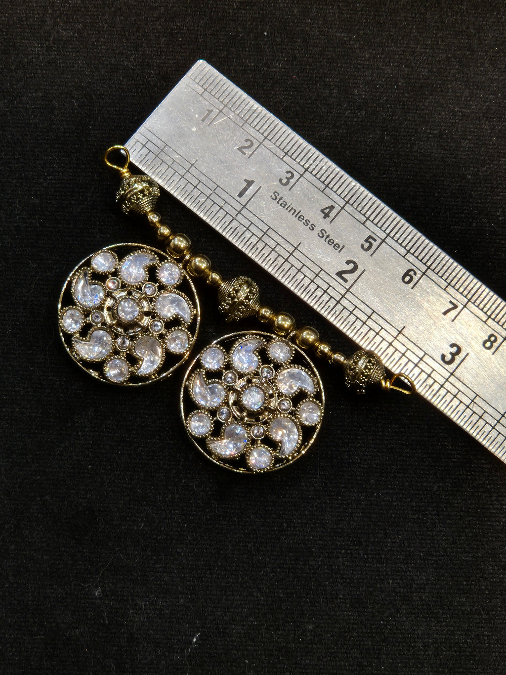 ||Premium victorian pendant||1 piece and 3 piece pack||