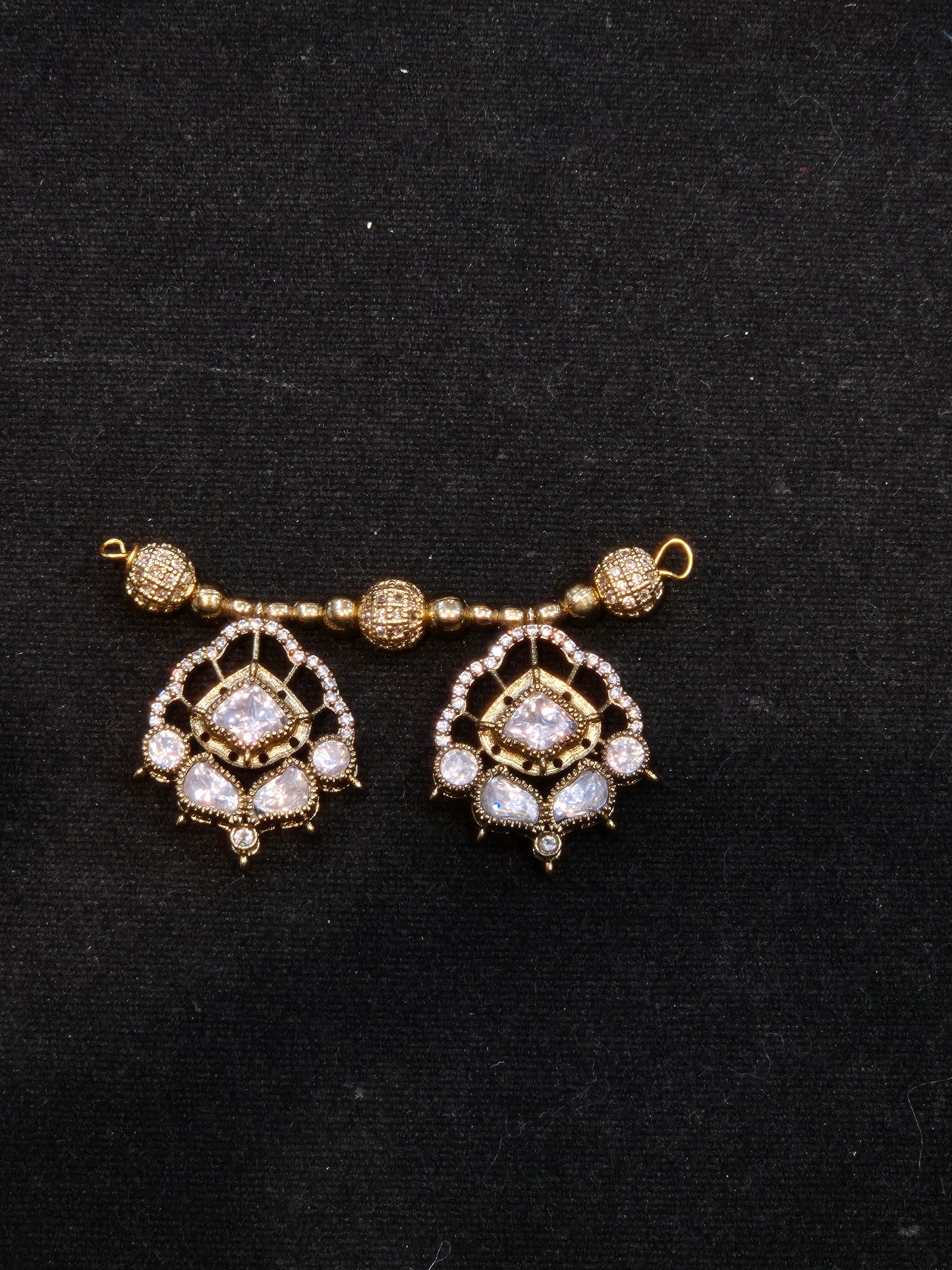 ||Premium victorian pendant||1 piece and 3 piece pack||