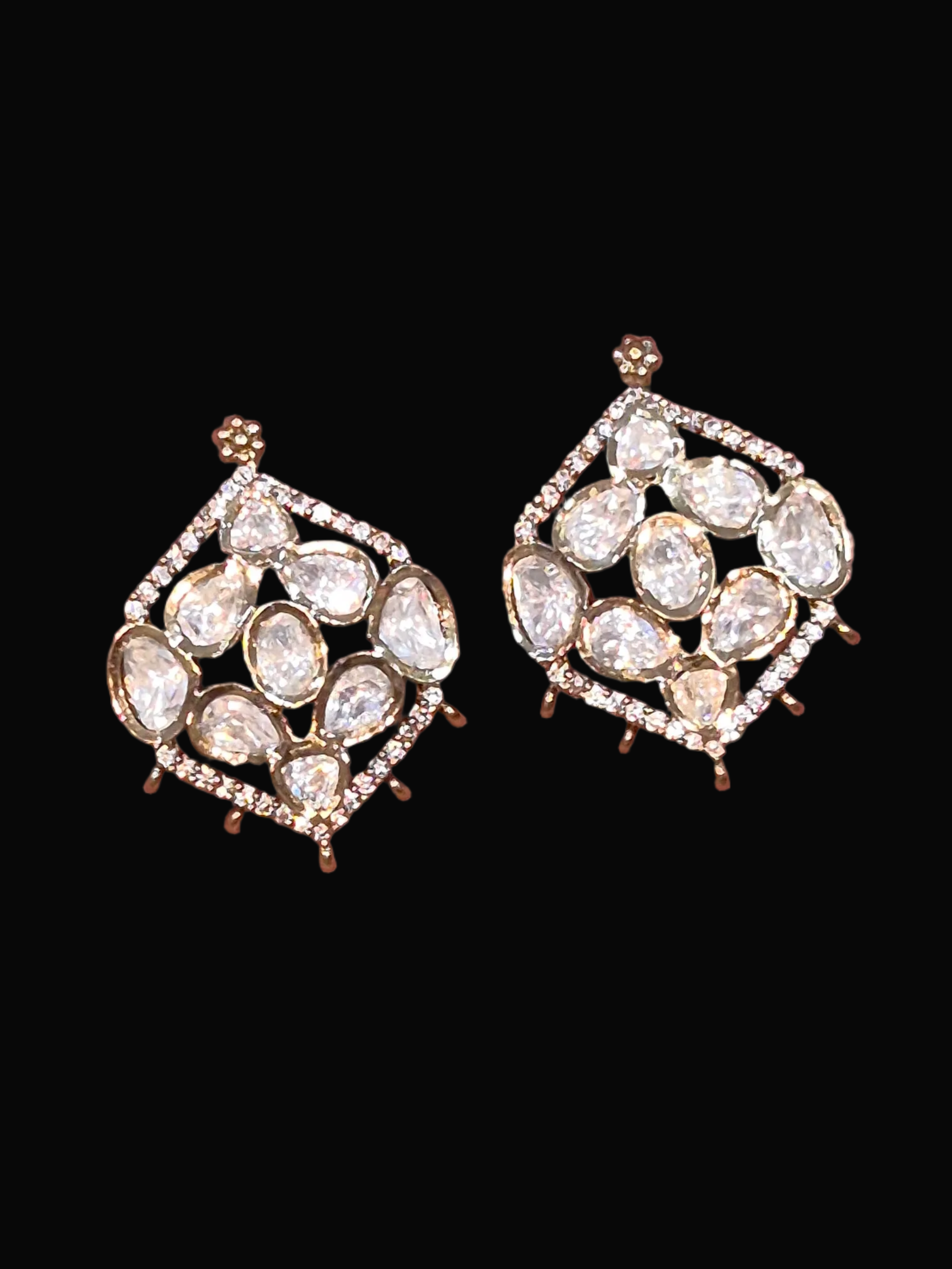 Victoria pendant||1 piece and 6 pieces pack||