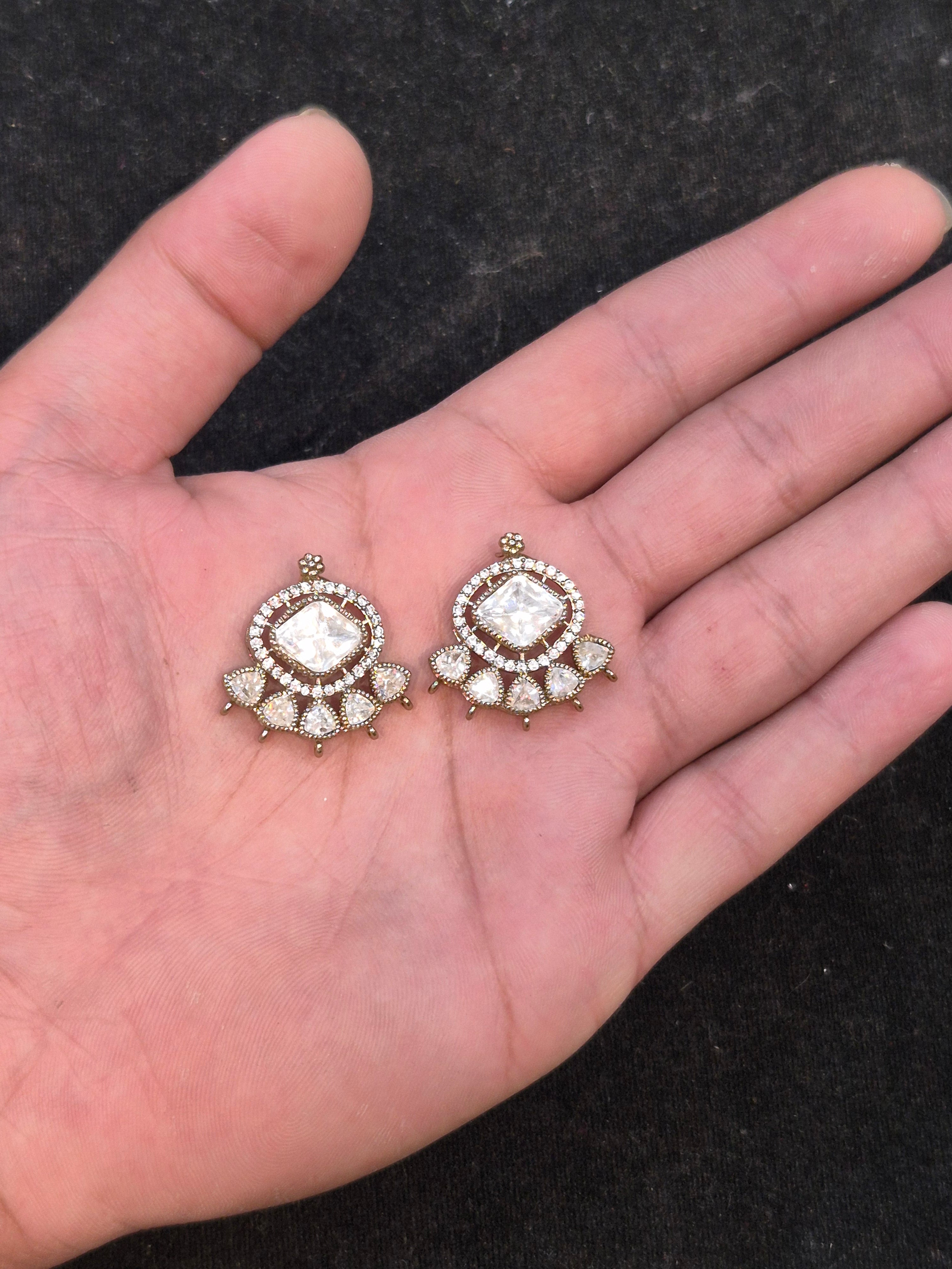 Victorian pendant||1 piece and 6 pieces pack||