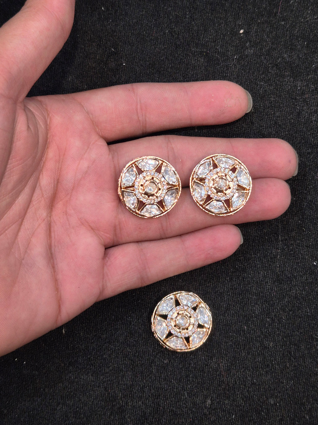 Moissanite pendant||1 piece pack||