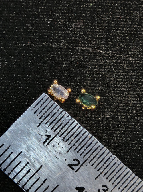 Ad brass Kundan||6 piece and ||12 pieces pack||