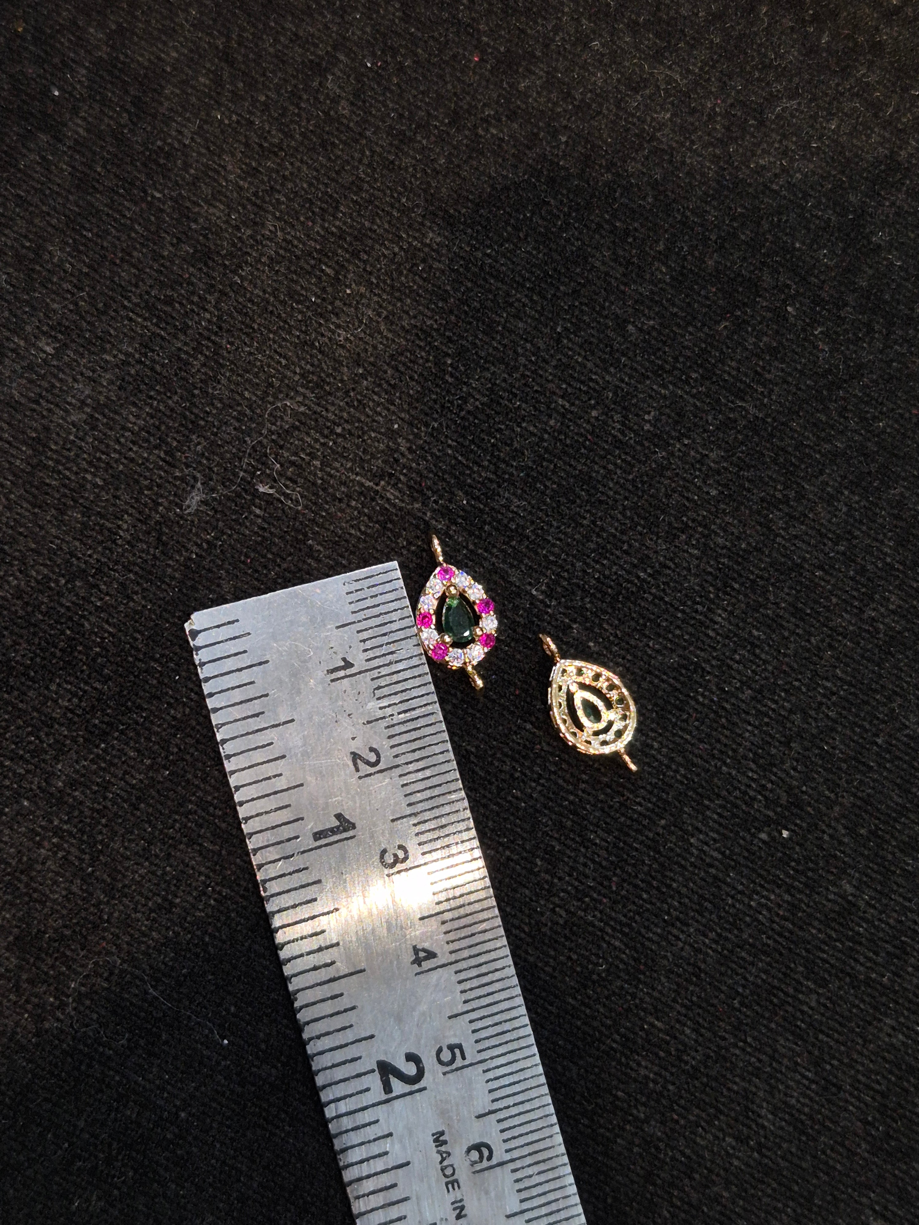 Ad brass Kundan||1 piece and||6 pieces pack||