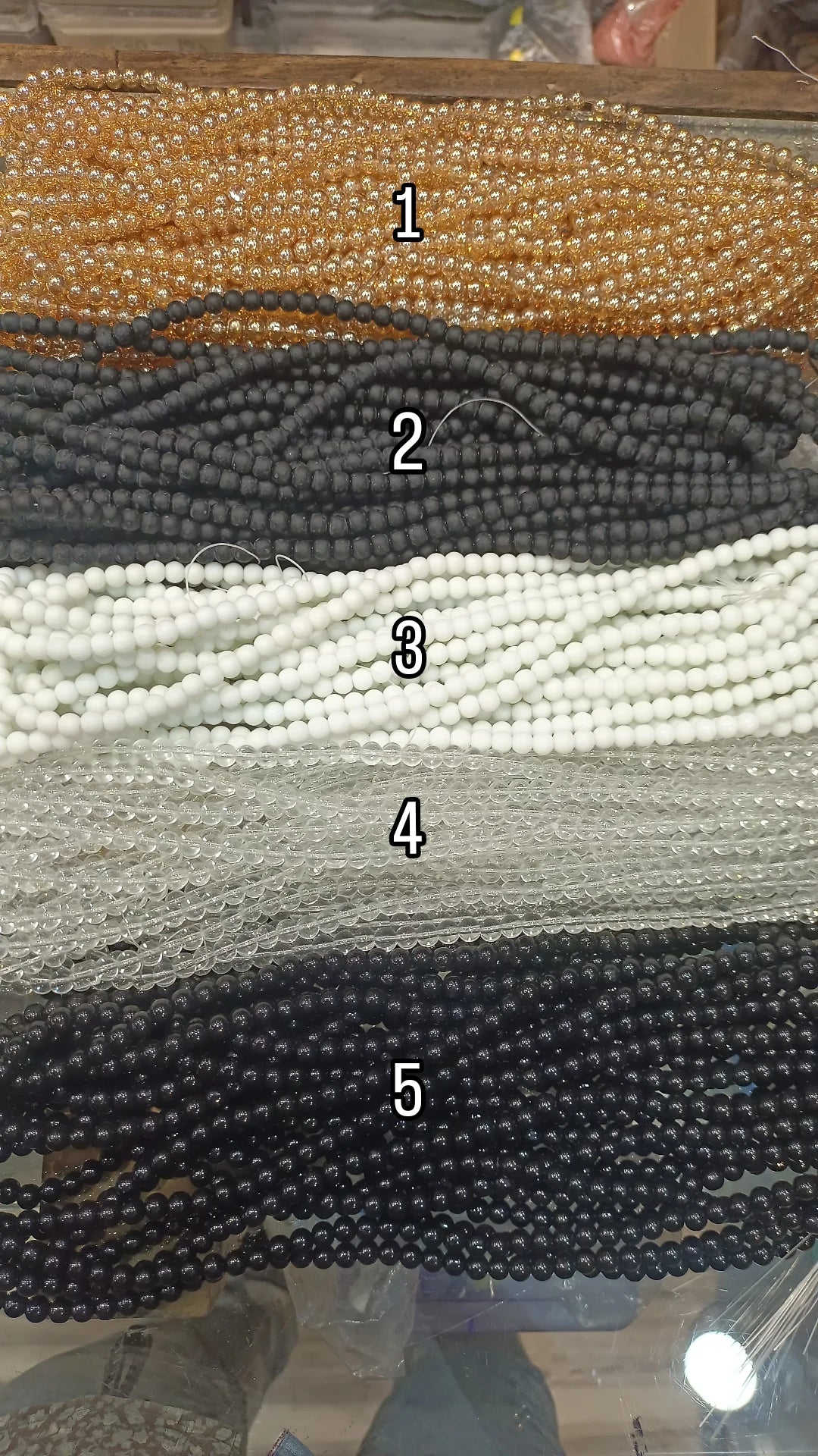 Glass beads || 5 colours available || 1 line - 98+ beads ||