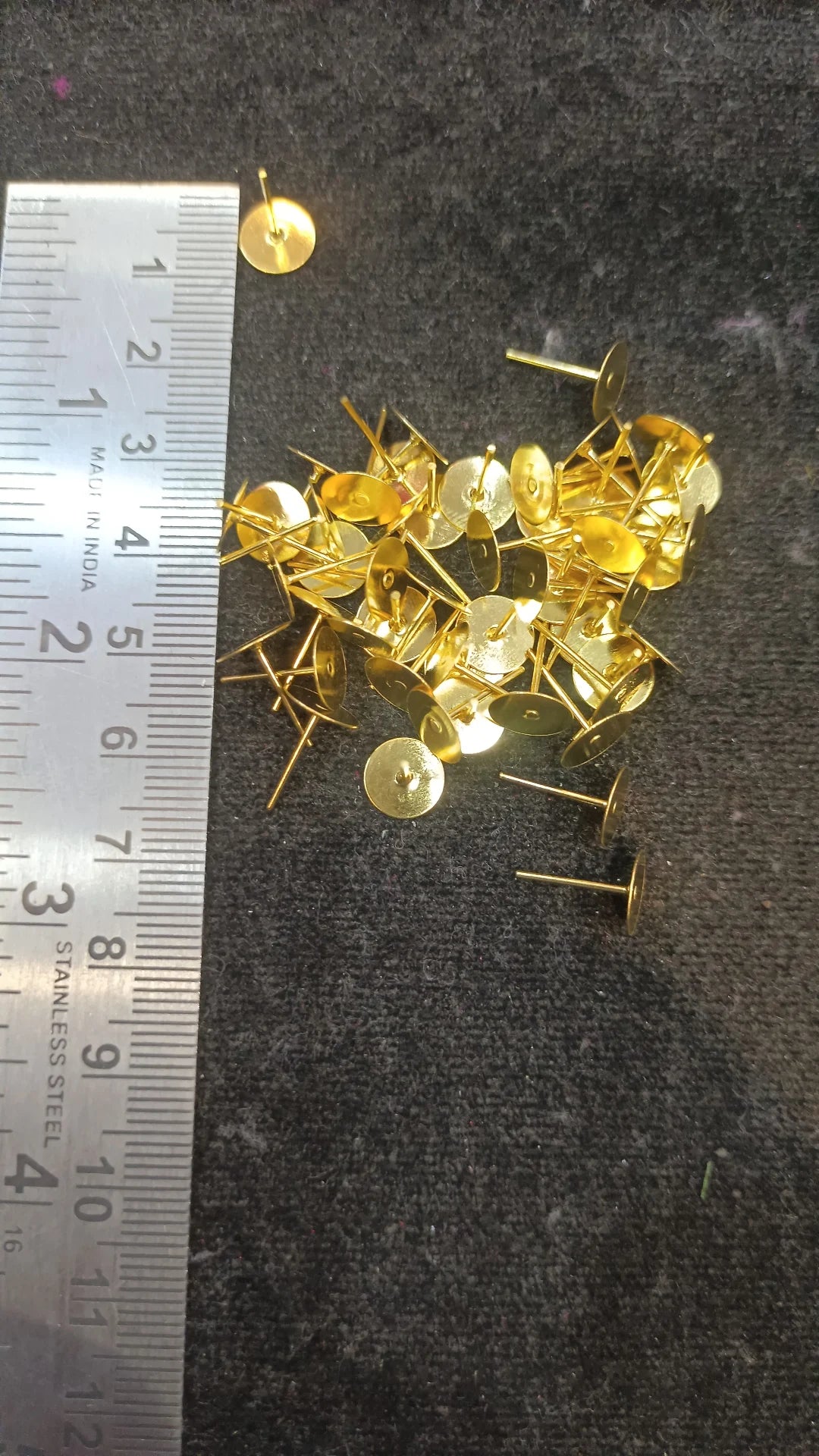 Earring tops || Golden || 2 sizes || raw materials||
