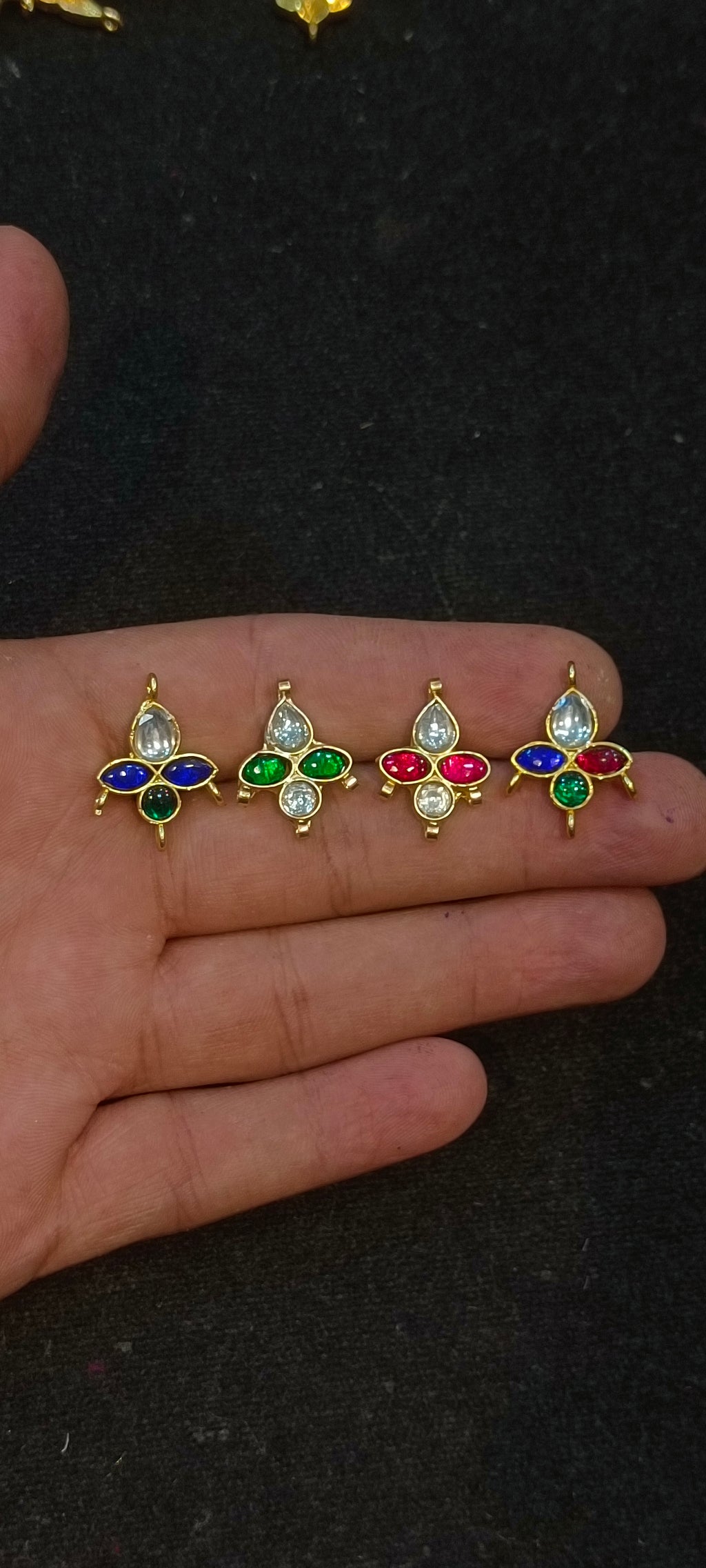 Jadau kundan||1 piece and||6 pieces pack||