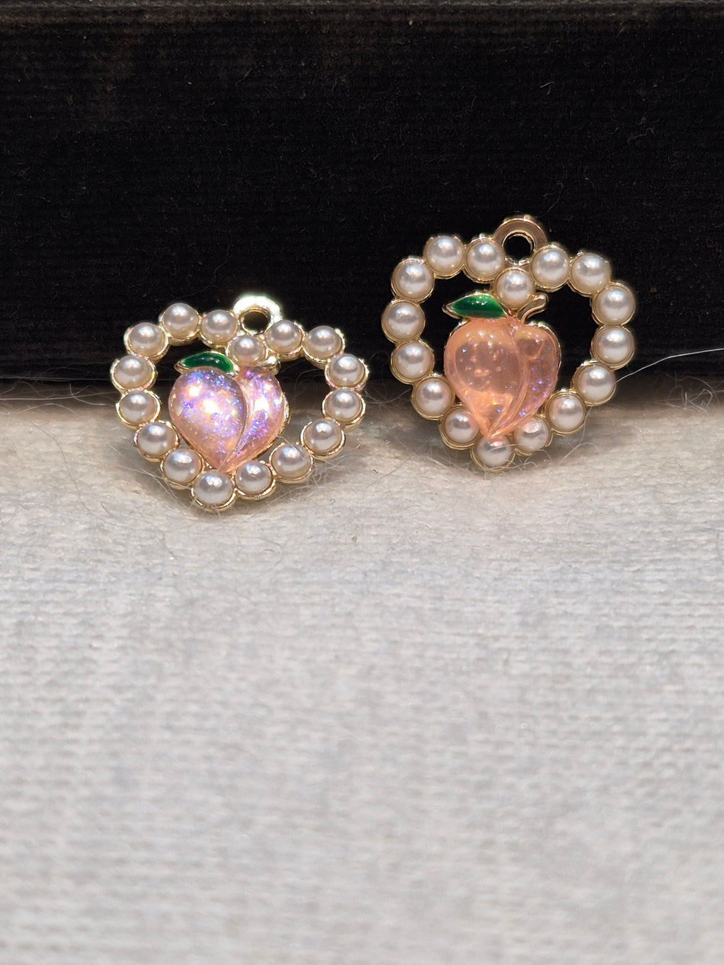 Pearl heart charm || 6 piece pack ||