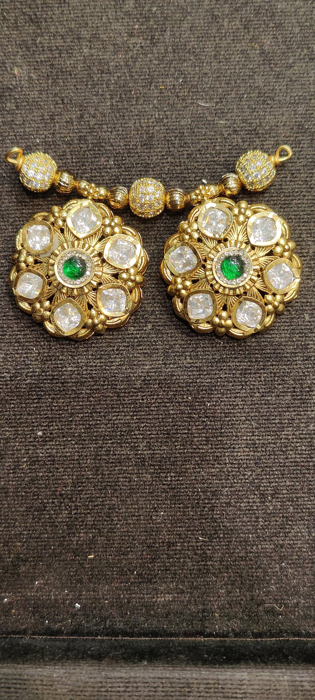 Rajwadi pendent